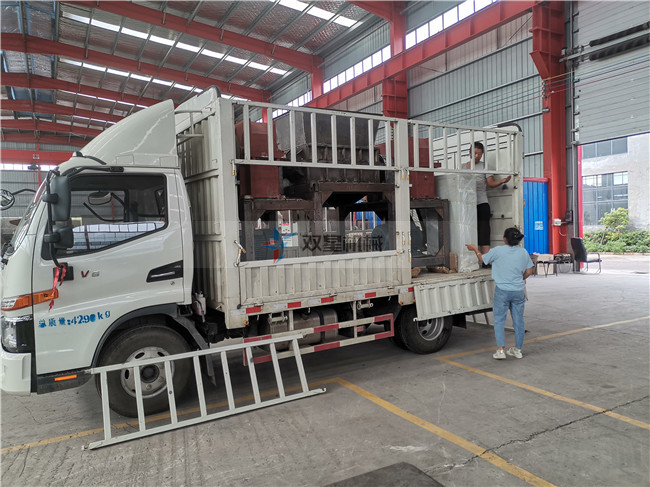 1000型<a href='http://www.haizhiyu.cn/ssxl/10.html' target='_blank'><span>金屬撕碎機(jī)</span></a>發(fā)貨發(fā)往河北