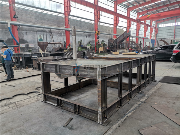 <a href='http://www.haizhiyu.cn/psxl/4.html' target='_blank'><span>廢鋼破碎機(jī)</span></a>設(shè)備客戶現(xiàn)場(chǎng)考察