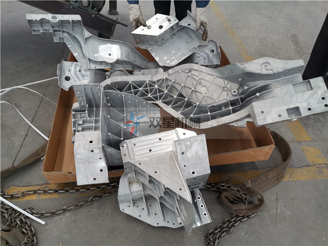 金屬撕碎機生鋁鑄件撕碎效果