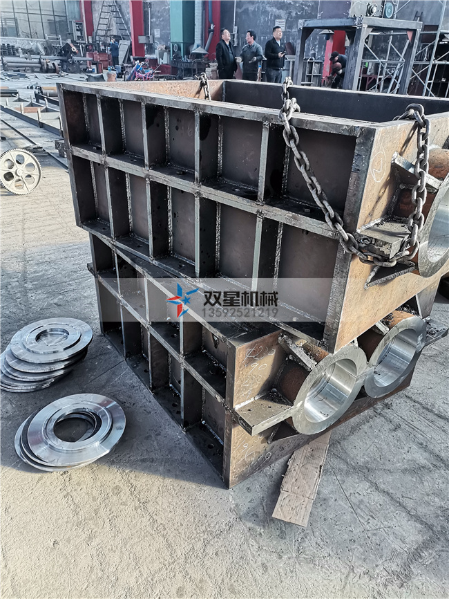 <a href='http://www.haizhiyu.cn/ssxl/10.html' target='_blank'><span>金屬撕碎機</span></a>撕碎箱體實拍