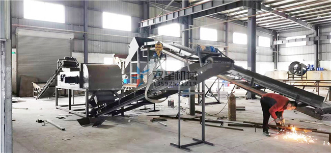 <a href='http://www.haizhiyu.cn/feilv/1660.html' target='_blank'><span>斷橋鋁破碎機</span></a>生產(chǎn)線