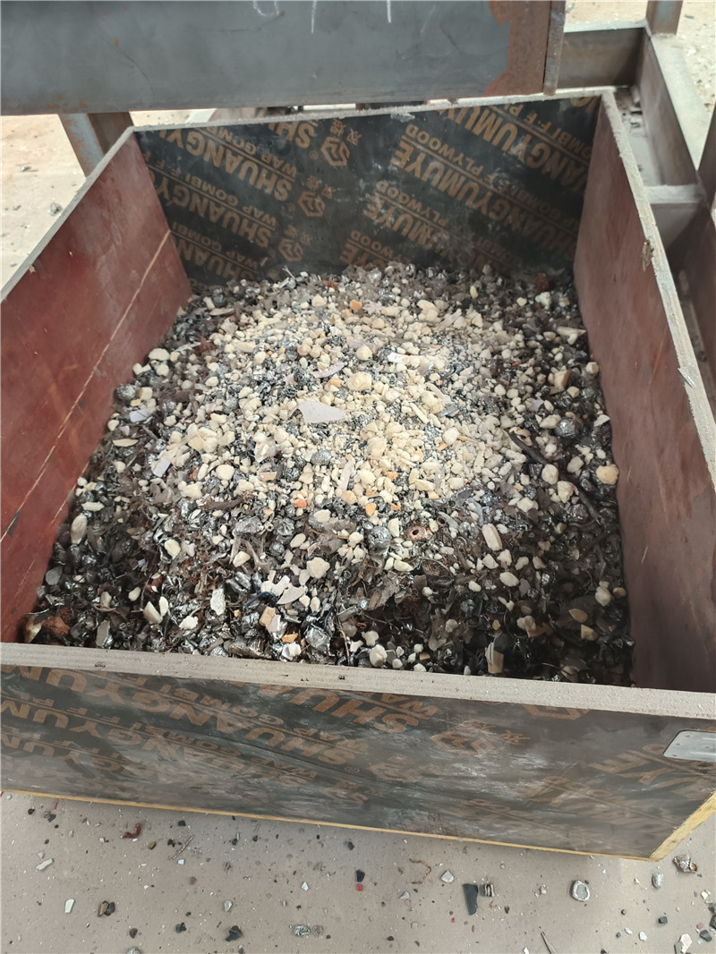 客戶廢舊小家電通過(guò)<a href='http://www.haizhiyu.cn/psxl/1279.html' target='_blank'><span>廢鋁破碎</span></a>機(jī)破碎分選效果