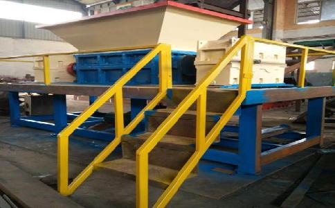 為什么建議你選擇<a href='http://www.haizhiyu.cn/ssxl/10.html' target='_blank'><span>金屬撕碎機</span></a>